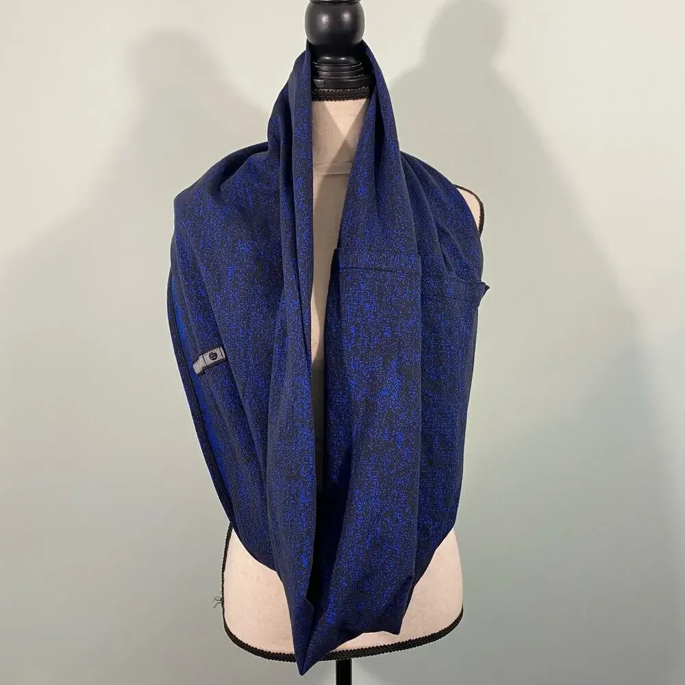 Lululemon's Women's Blue Print Multi Wear Vinyasa Scarf / Wrap